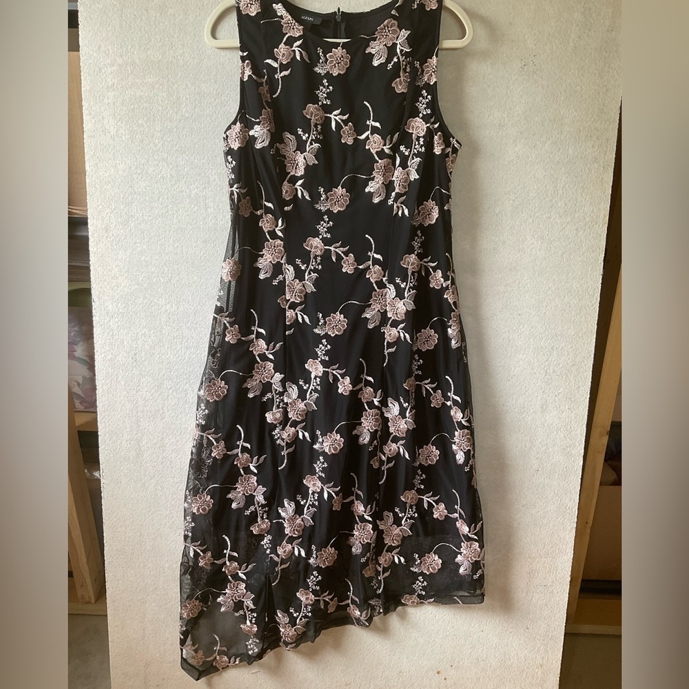 Alfani Midi Sundress. Embroidered. Size 8
